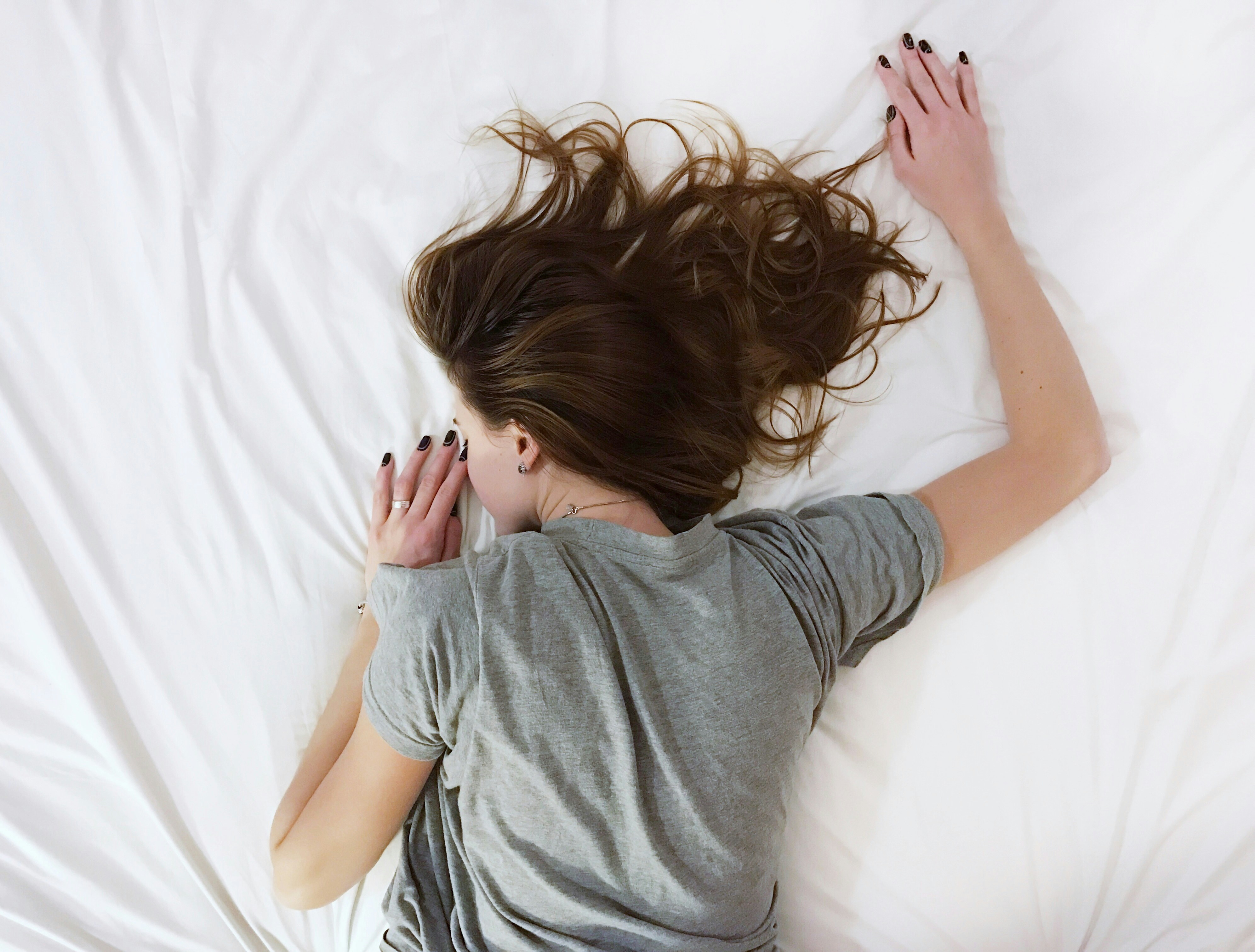 How Sleep Affects Your Skin: The Beauty of Beauty Sleep 💅😴